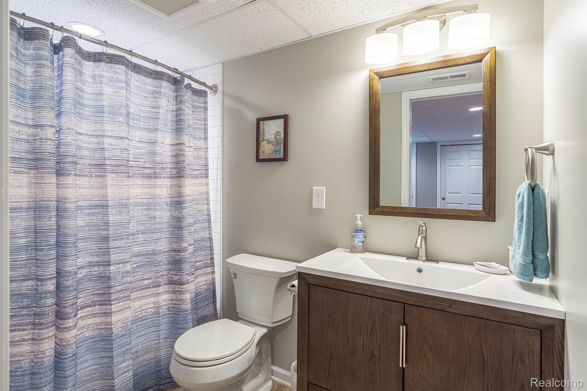 2125 Lagoon Drive Rochester, MI 48309 - Photo 57 of 59 Gallery Image 57