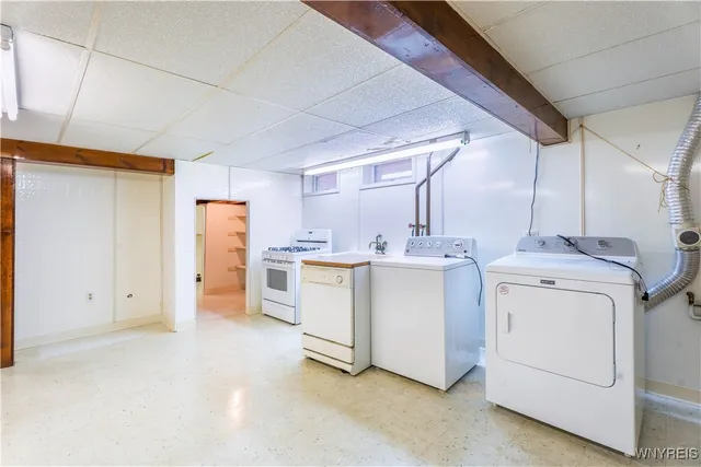 $289,900 | 32 Barlow Avenue, Lackawanna, NY 14218