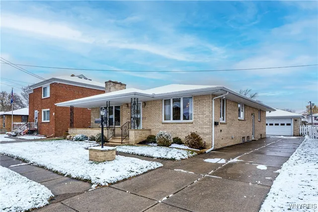 $289,900 | 32 Barlow Avenue, Lackawanna, NY 14218