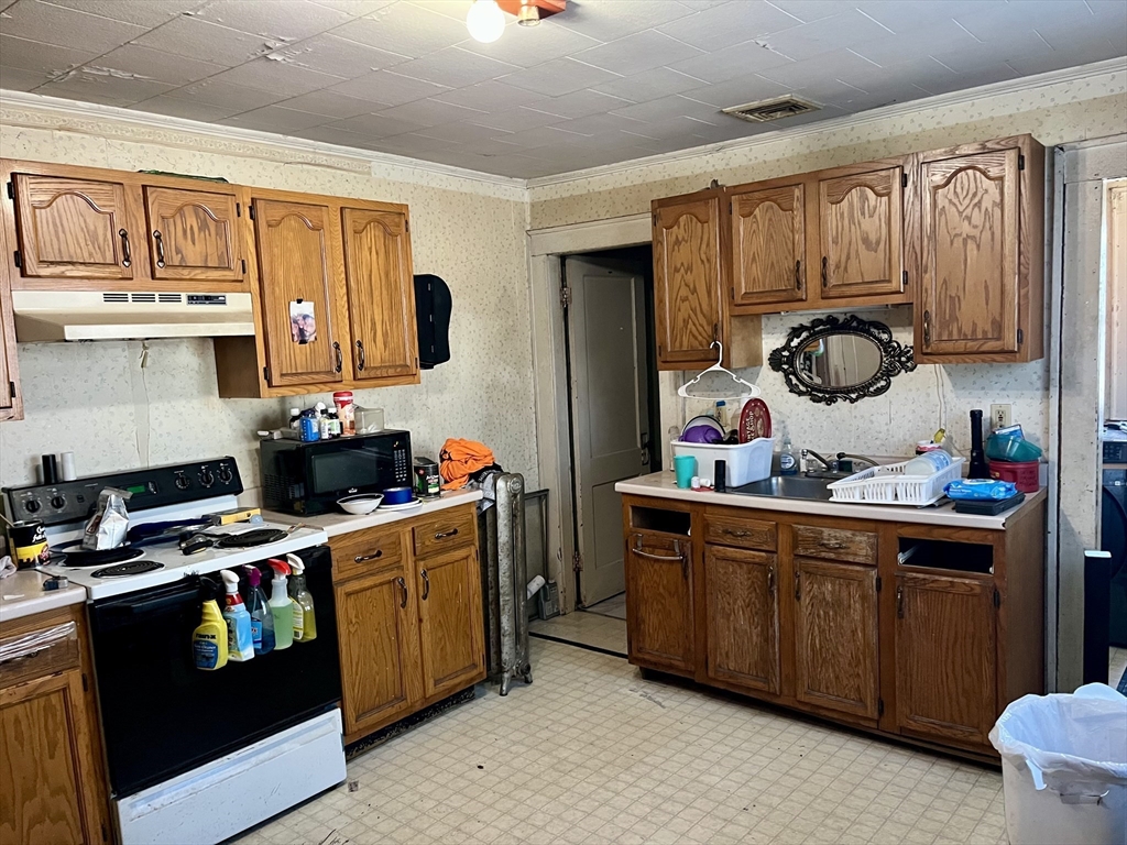 63 Allston Avenue West Springfield, MA 01089 - Photo 6 of 13