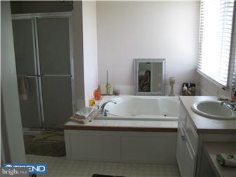 18 Stacy Drive Cream Ridge, NJ 08514 - Photo 6 of 11 Gallery Image 6