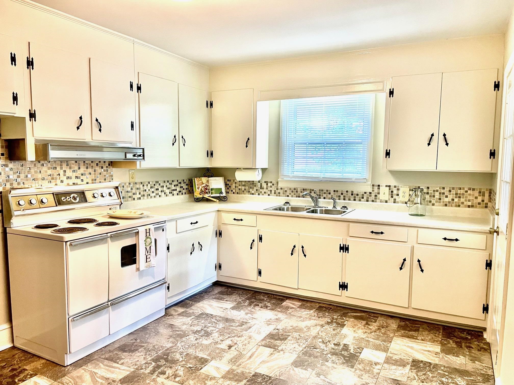 108 East Crescent Road Spartanburg, SC 29301 - Photo 15 of 36 Gallery Image 15