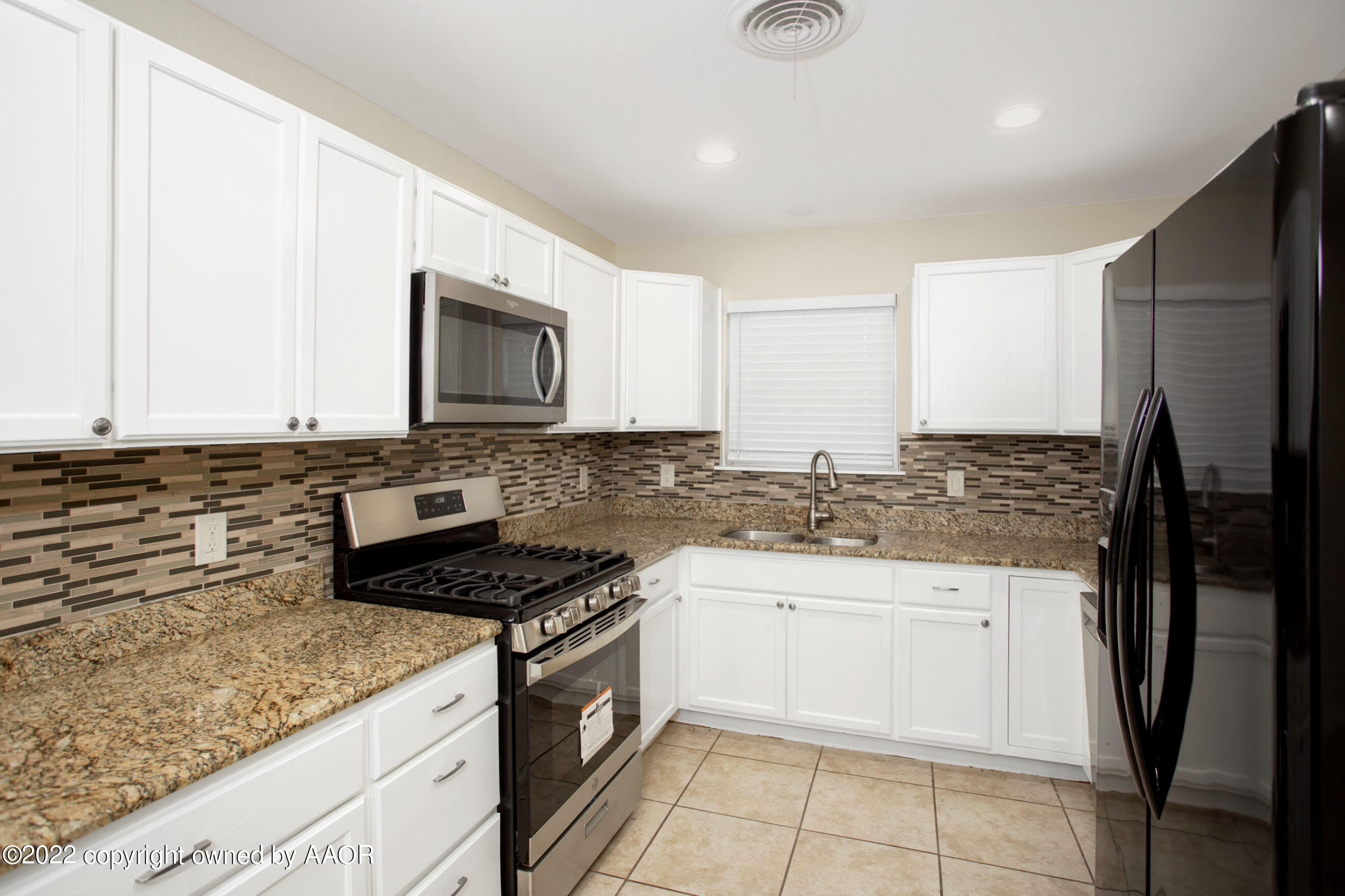 6702 Garwood Road Amarillo, TX 79109 - Photo 7 of 26 Kitchen Main
