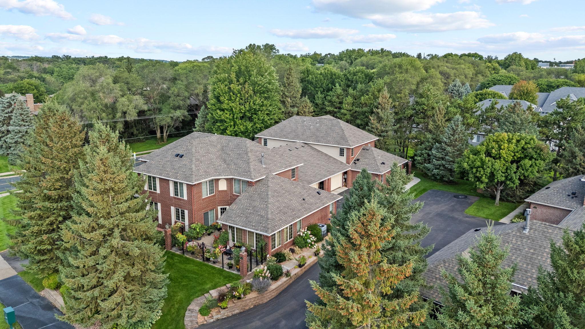 1407 Hunter Hill Road Hudson, WI 54016 - Photo 6 of 35 Gallery Image 6