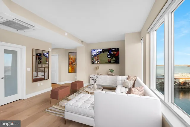 $2,750 | 235 North Christopher Columbus Boulevard, Unit 619, Philadelphia, PA 19106