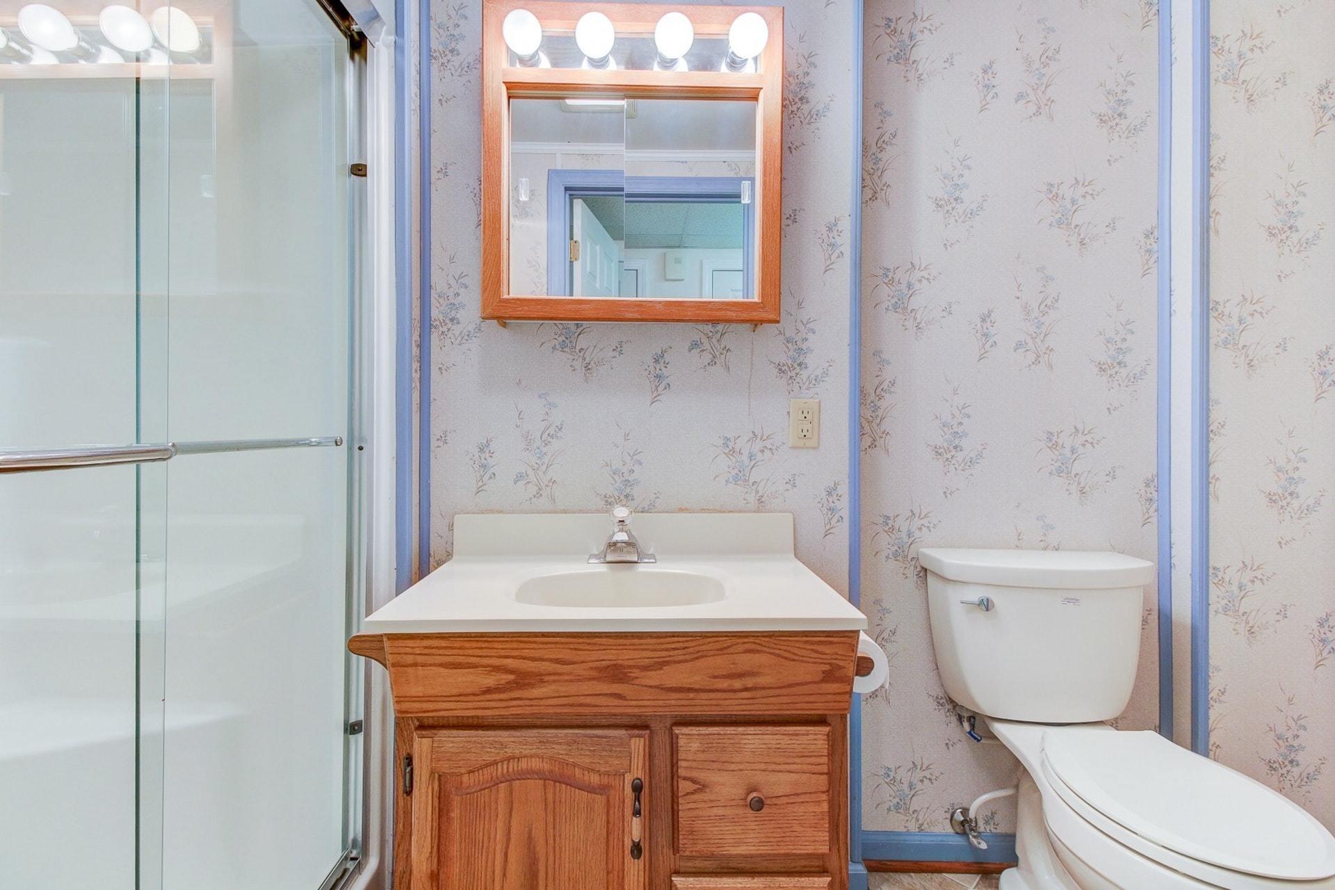 134 Claybrook Road Rocky Mount, VA 24151 - Photo 33 of 54 Full Bath