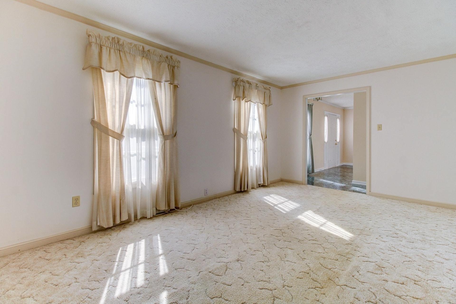 134 Claybrook Road Rocky Mount, VA 24151 - Photo 8 of 54 Li ving Room