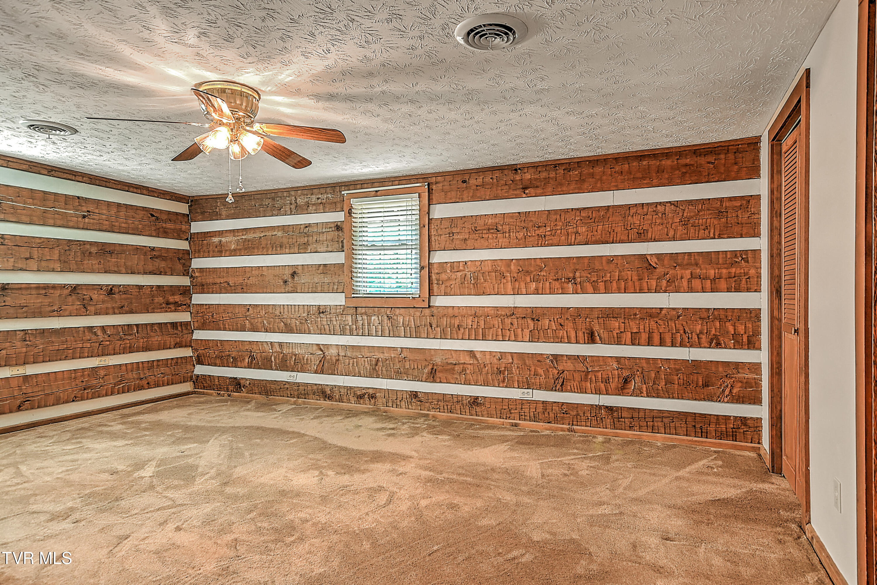 375 Lick Hollow Road Greeneville, TN 37743 - Photo 27 of 40 Upstairs Room 4 of 4