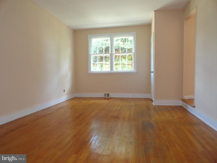 8815 Wainwright Road Wyndmoor, PA 19038 - Photo 12 of 19 Family Room