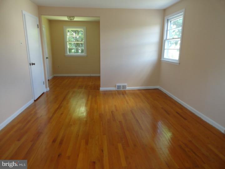 8815 Wainwright Road Wyndmoor, PA 19038 - Photo 14 of 19 Bedroom - Main
