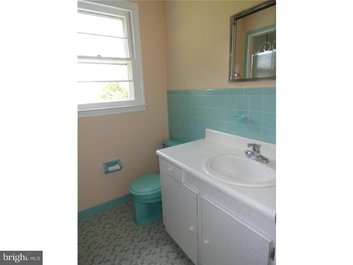 8815 Wainwright Road Wyndmoor, PA 19038 - Photo 16 of 19 Master Bathroom
