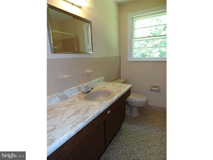 8815 Wainwright Road Wyndmoor, PA 19038 - Photo 17 of 19 Bathroom