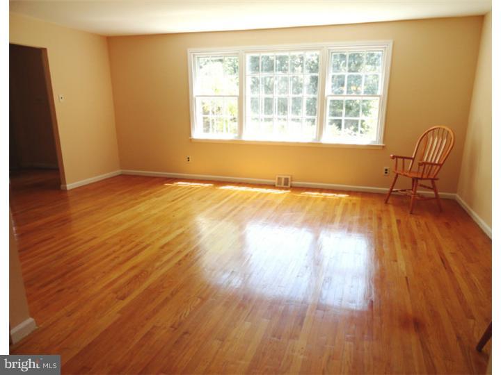 8815 Wainwright Road Wyndmoor, PA 19038 - Photo 5 of 19 Living Room