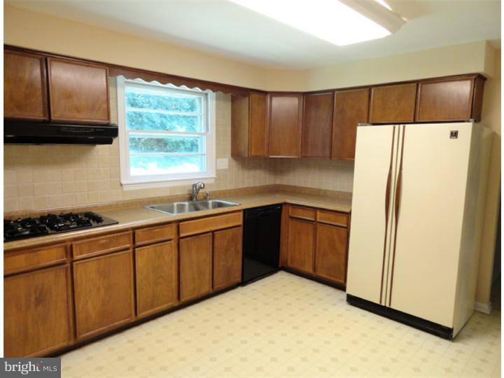 8815 Wainwright Road Wyndmoor, PA 19038 - Photo 9 of 19 Kitchen