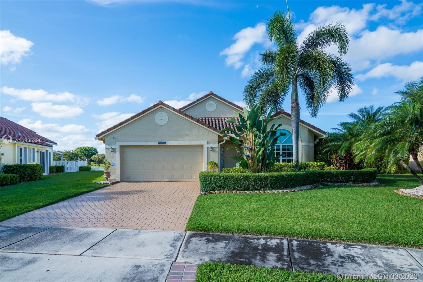 10532 Plainview Circle Boca Raton, FL 33498 - Photo 2 of 42