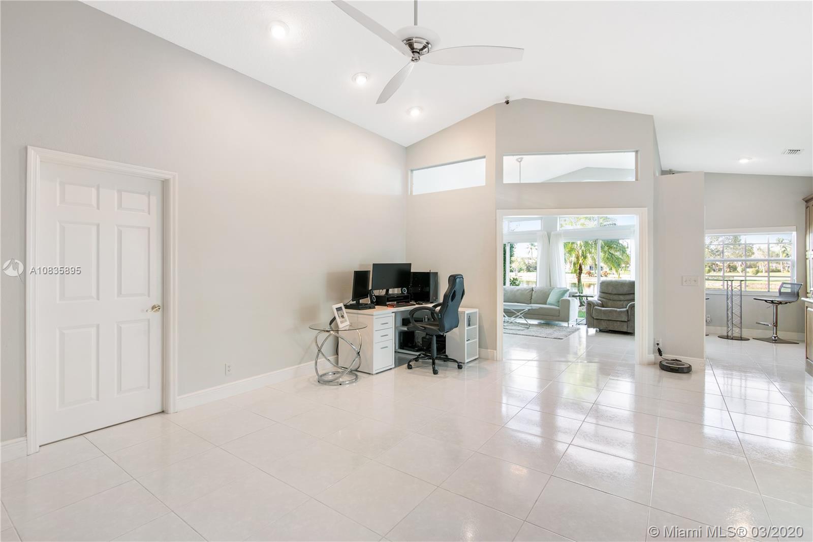 10532 Plainview Circle Boca Raton, FL 33498 - Photo 11 of 42