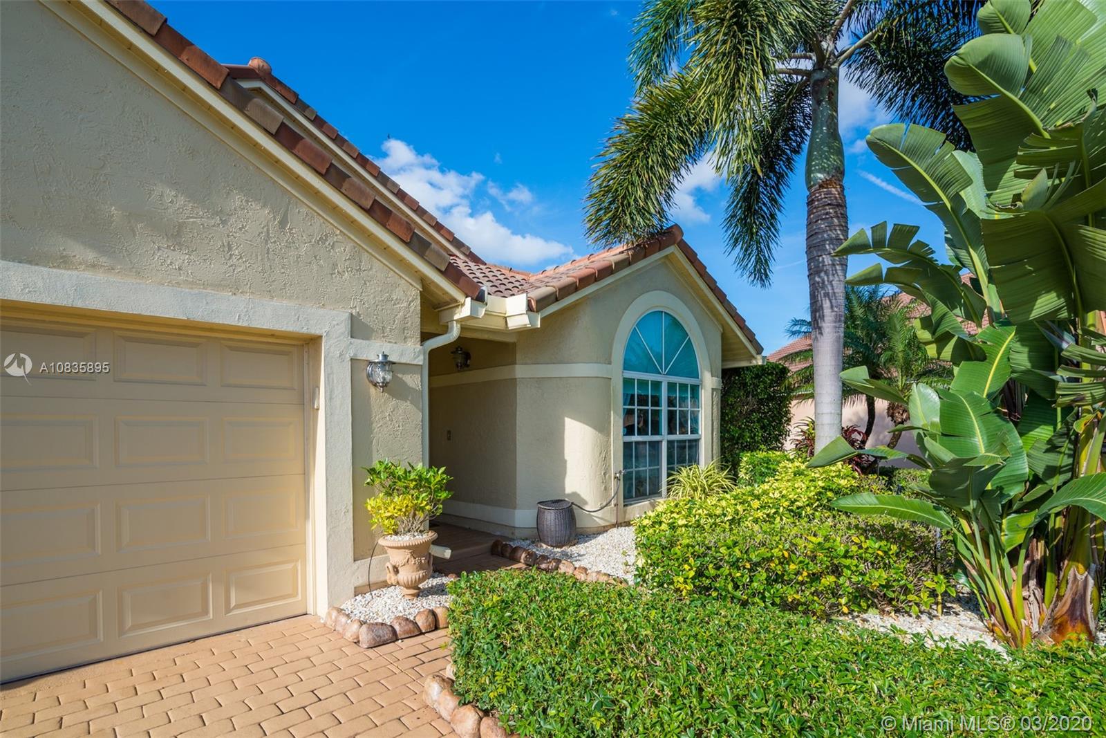 10532 Plainview Circle Boca Raton, FL 33498 - Photo 3 of 42