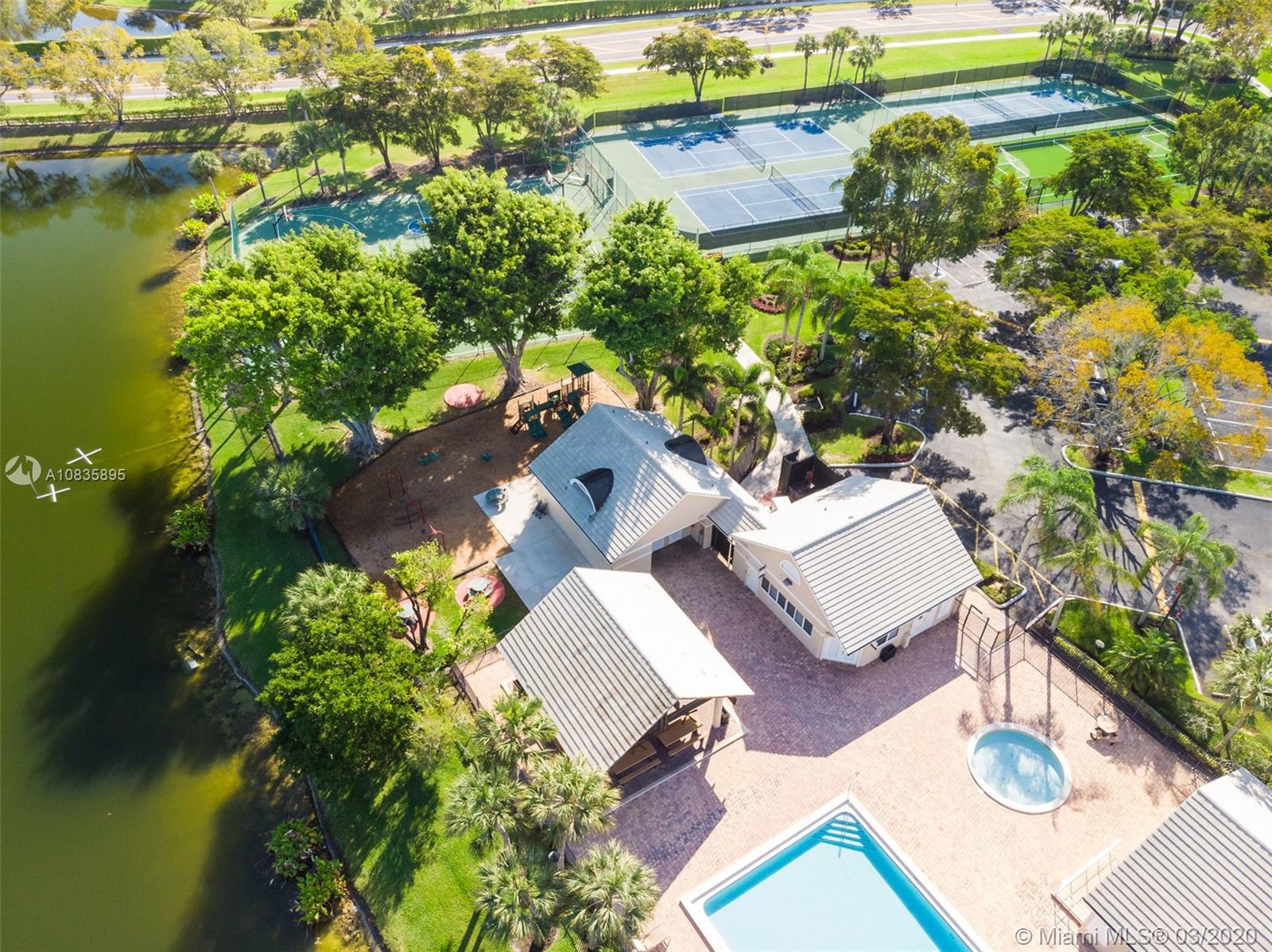 10532 Plainview Circle Boca Raton, FL 33498 - Photo 40 of 42