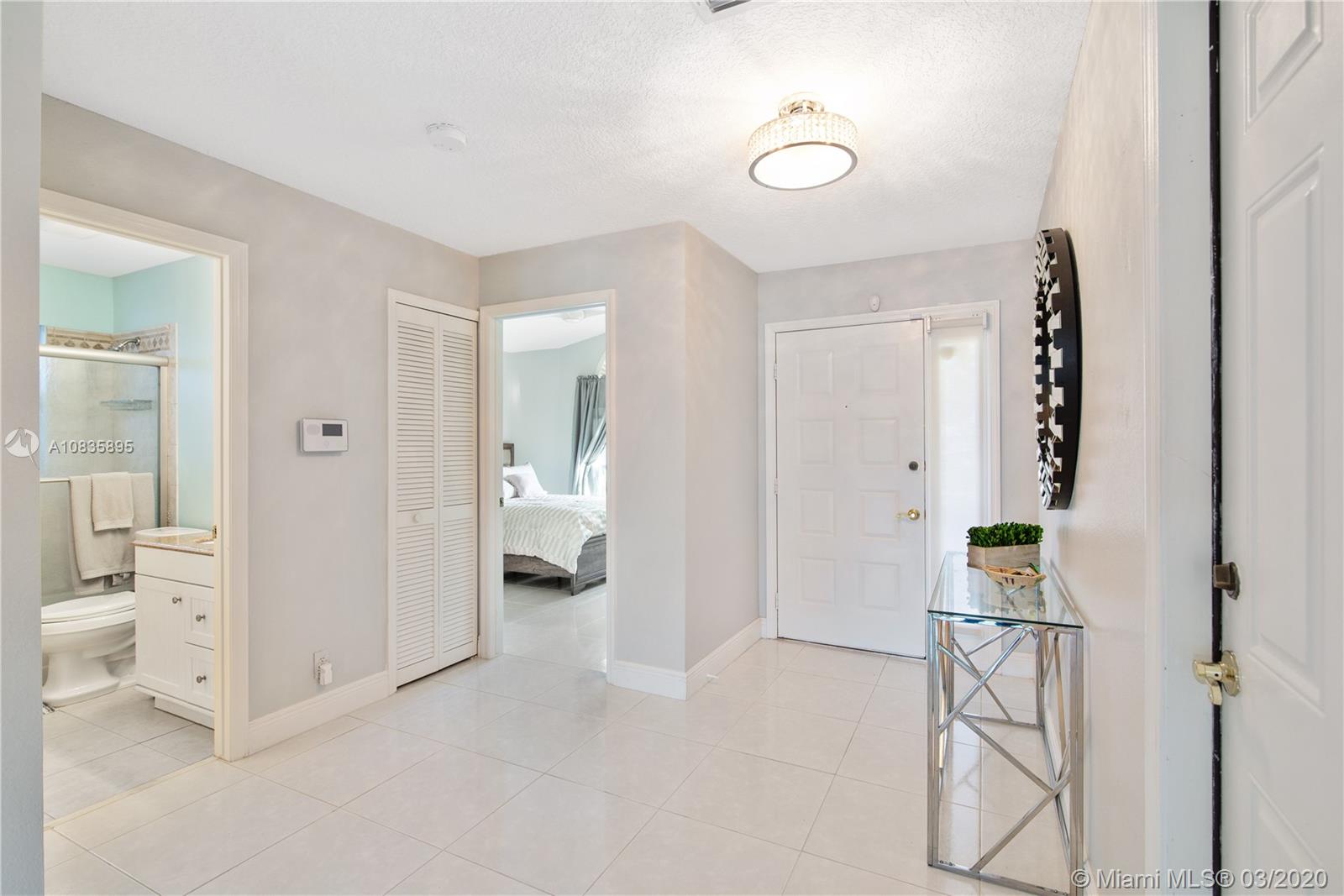 10532 Plainview Circle Boca Raton, FL 33498 - Photo 6 of 42