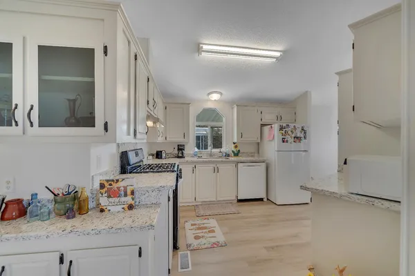 $189,950 | 18450 N Highway, Unit 14, Lockeford, CA 95237