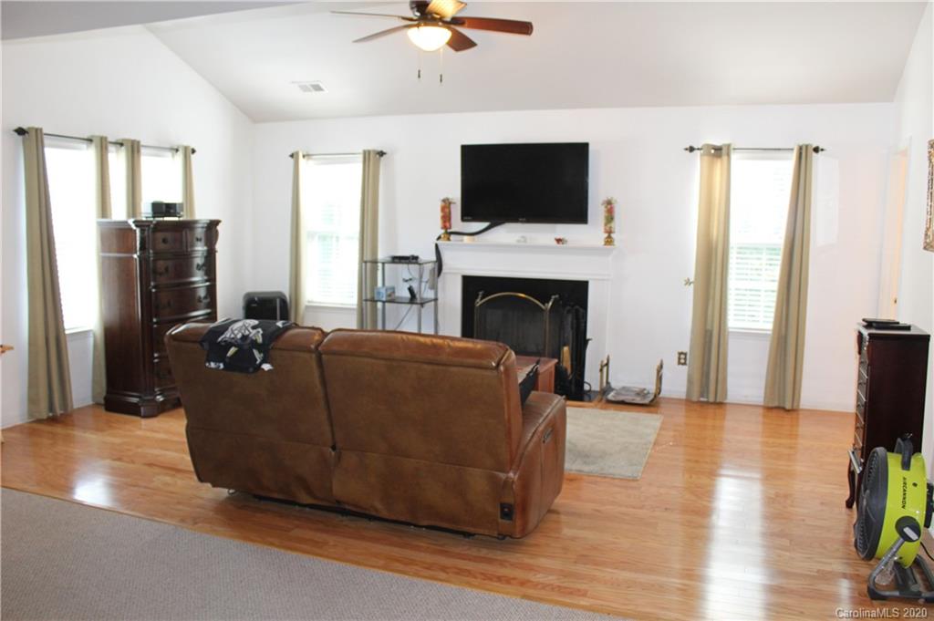 1919 Weddington Road Matthews, NC 28105 - Photo 11 of 16 Gallery Image 11