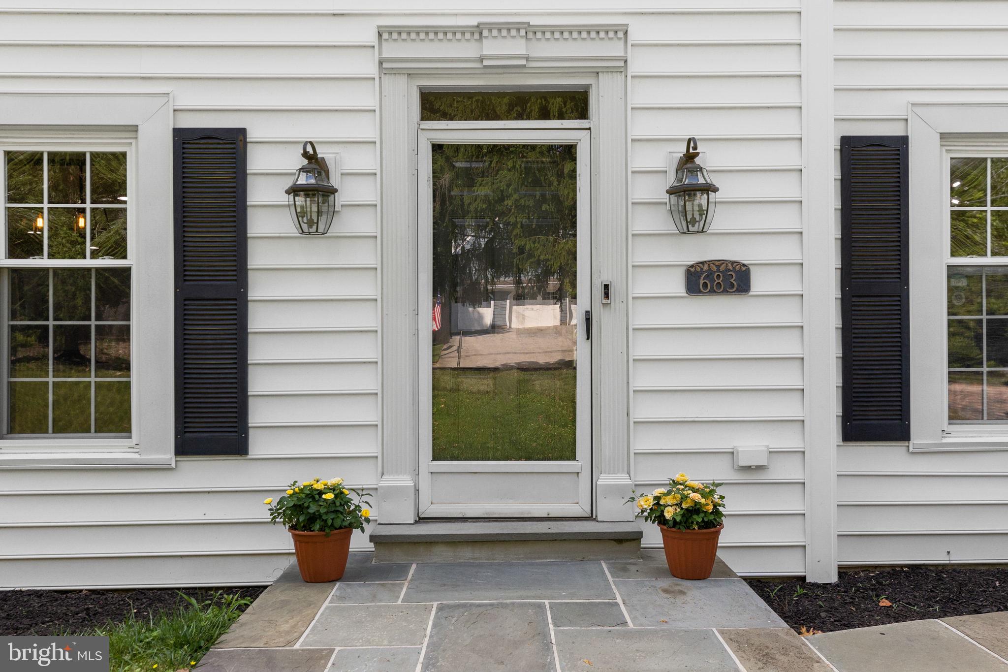 683 Hollow Road Wayne, PA 19087 - Photo 4 of 39