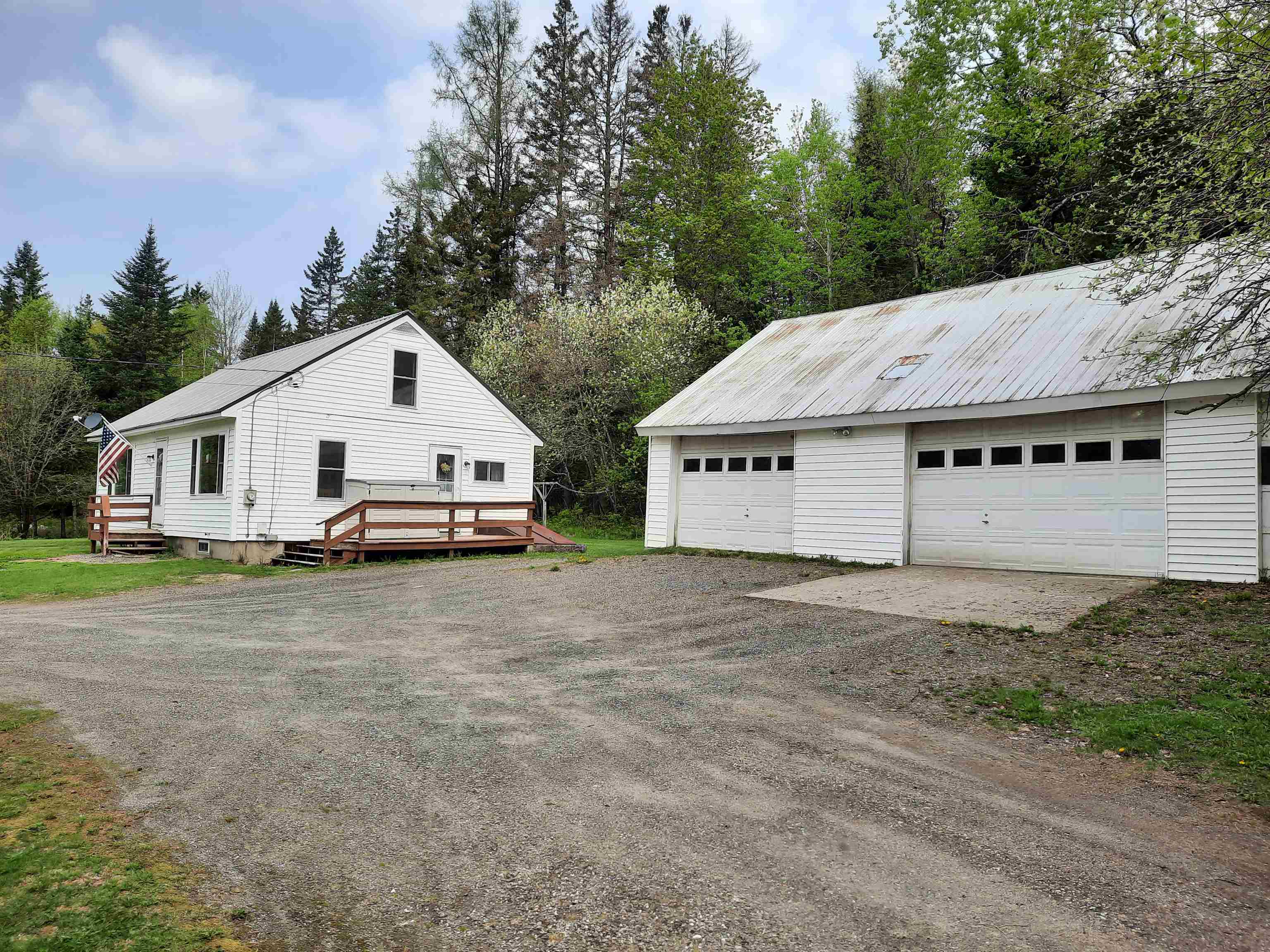 723 Back Lake Road Pittsburg, NH 03592 - Photo 3 of 40