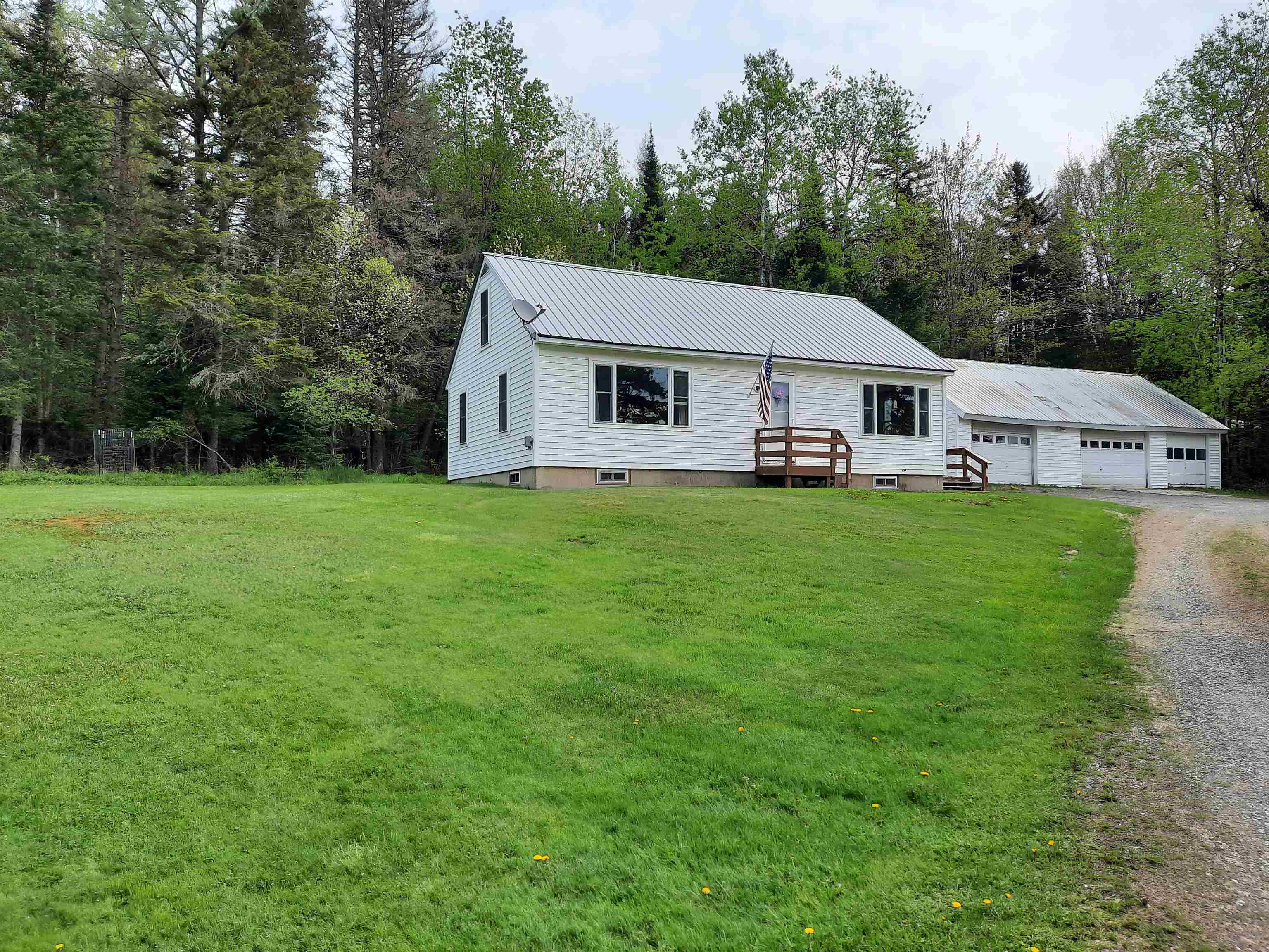 723 Back Lake Road Pittsburg, NH 03592 - Photo 5 of 40