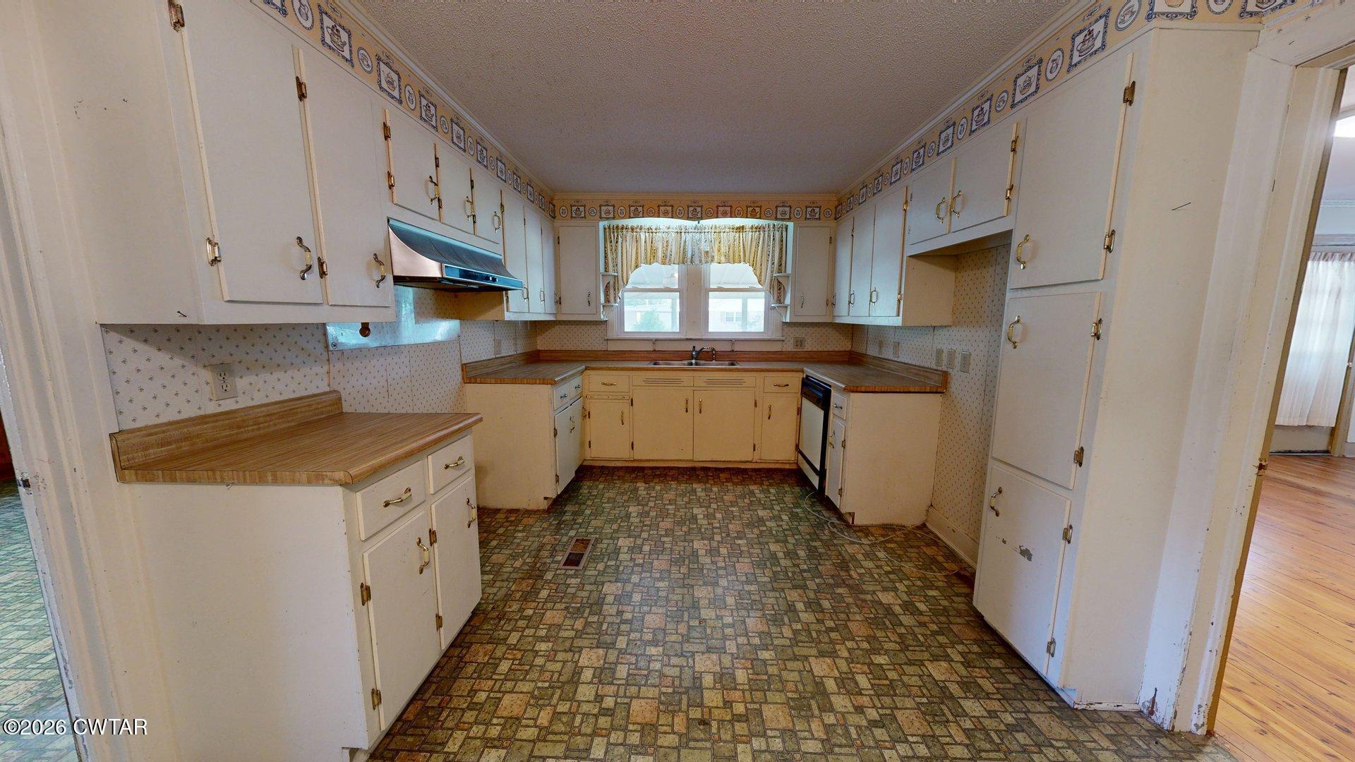 808 West Main Street Newbern, TN 38059 - Photo 11 of 23 808-W-Main-St-08172026_145047