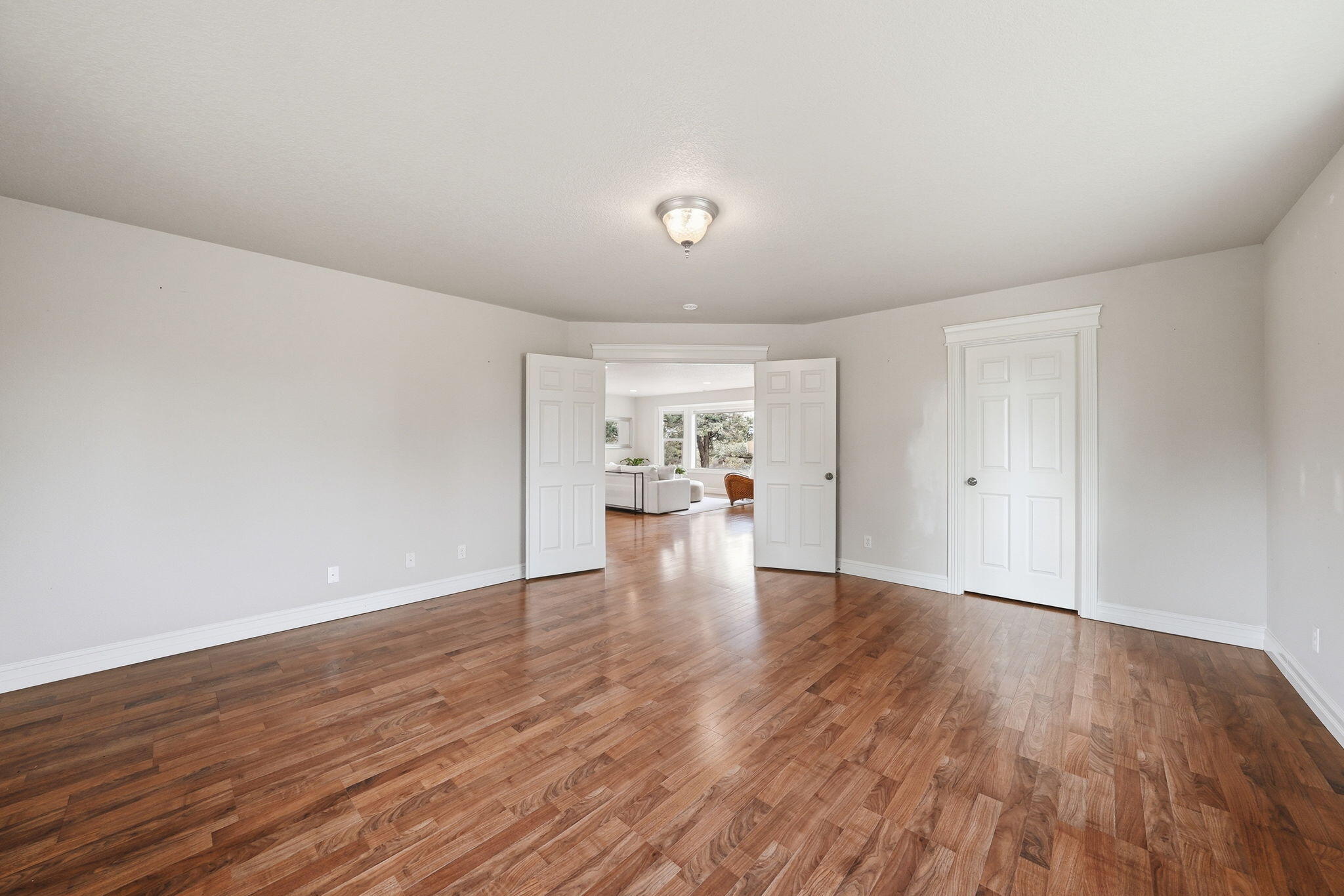 21450 Dale Road Bend, OR 97701 - Photo 59 of 75 Spacious and also includes a generous walk-in closet.