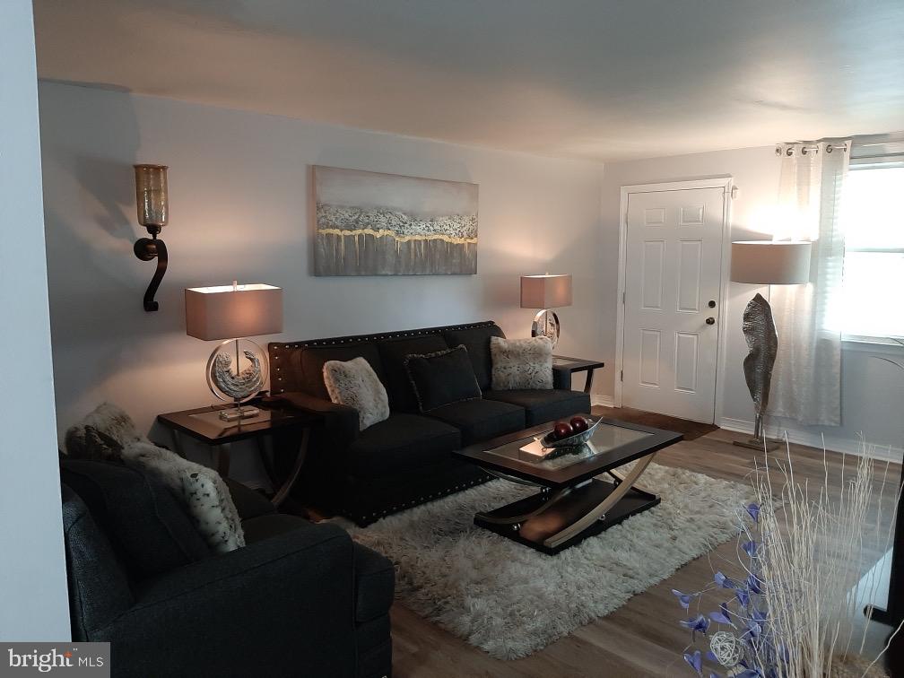 1030 South Lynbrook Road Collingdale, PA 19023 - Photo 3 of 19 Living room