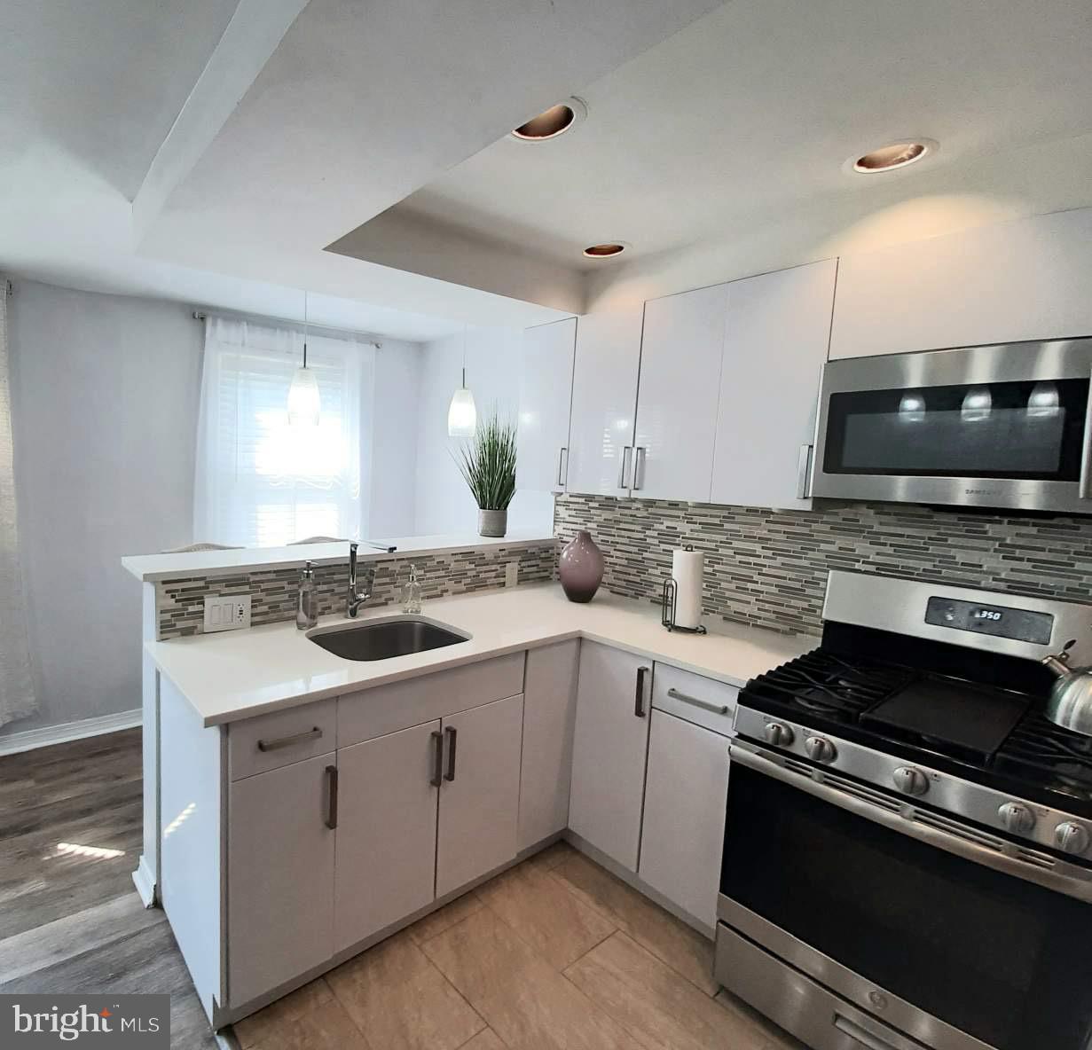 1030 South Lynbrook Road Collingdale, PA 19023 - Photo 7 of 19 Kitchen