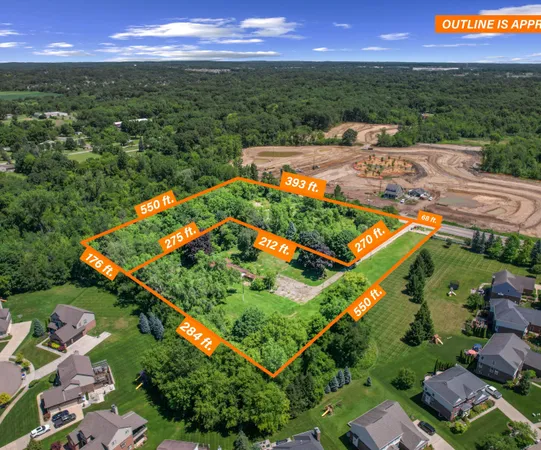 $945,000 | 27487 Pontiac Trail, South Lyon, MI 48178