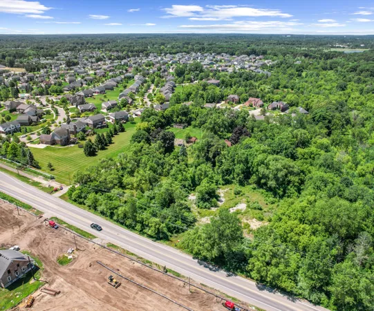 $945,000 | 27487 Pontiac Trail, South Lyon, MI 48178