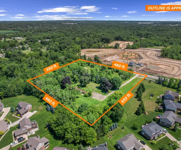 $945,000 | 27487 Pontiac Trail, South Lyon, MI 48178