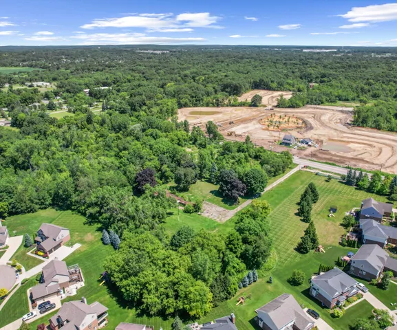 $945,000 | 27487 Pontiac Trail, South Lyon, MI 48178