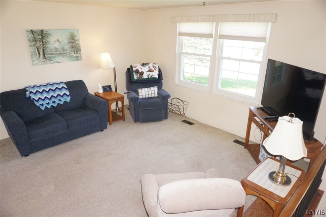 7436 Blumer Road Clay, NY 13088 - Photo 4 of 26