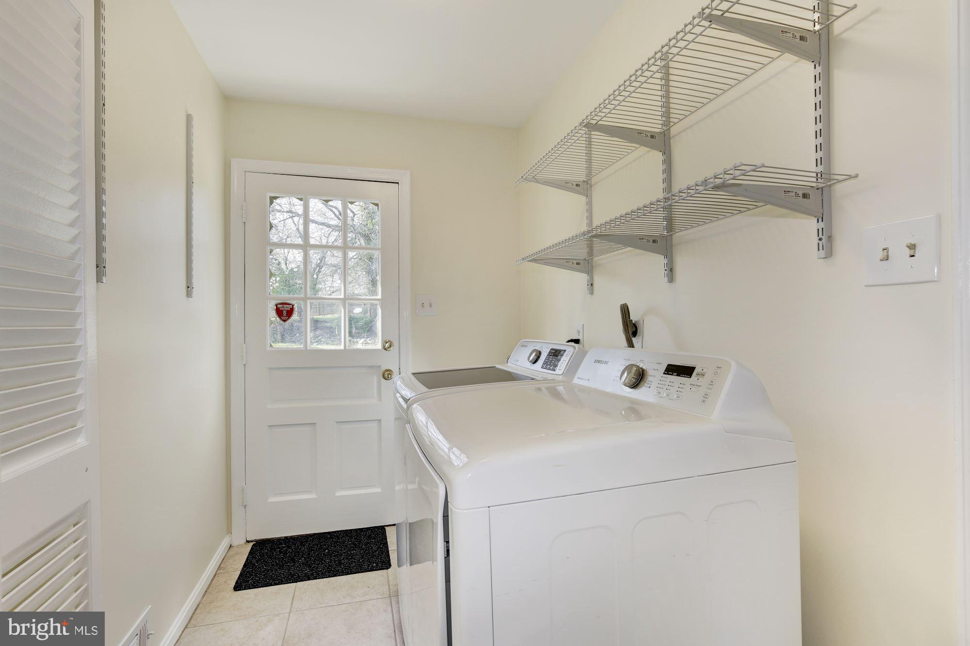 9028 Rouen Lane Potomac, MD 20854 - Photo 22 of 50 Laundry mudroom - exit to backyard