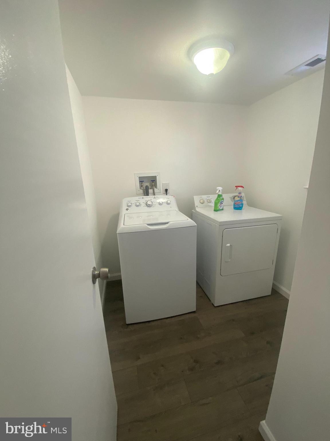 532 Cormorant Drive Voorhees, NJ 08043 - Photo 9 of 28 a utility room with dryer and washer