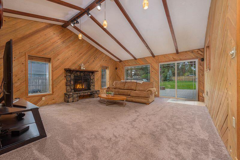 60834 Defiance Street Bend, OR 97702 - Photo 14 of 47