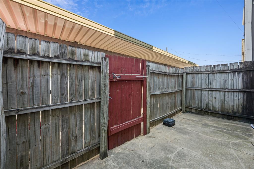 7504 Chapin Road Fort Worth, TX 76116 - Photo 23 of 30 a backyard of a house