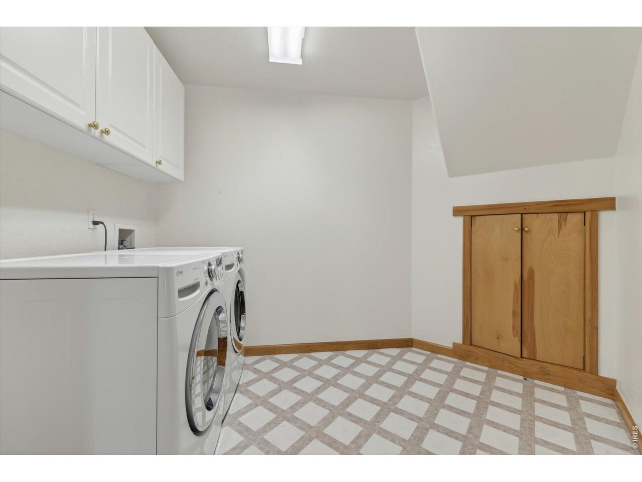 667 Trailside Road Golden, CO 80401 - Photo 28 of 46 Laundry Room