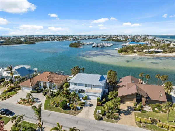 $16,000 | 727 Key Royale Drive, Holmes Beach, FL 34217