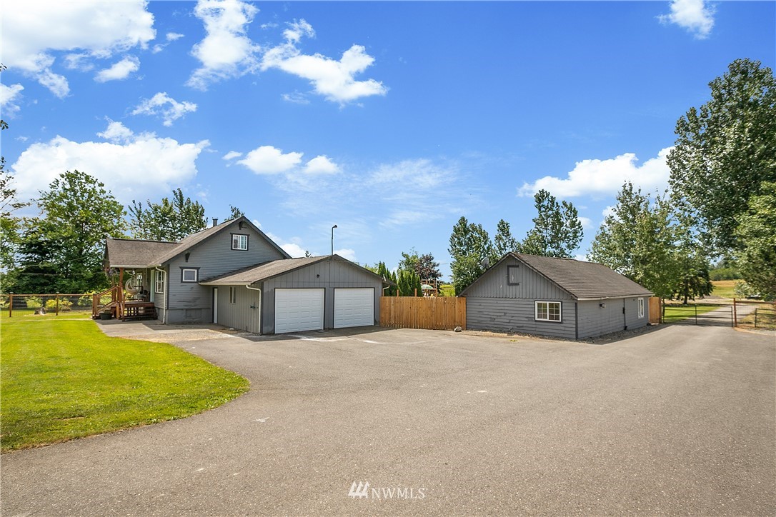 9191 Weidkamp Road Lynden, WA 98264 - Photo 1 of 33