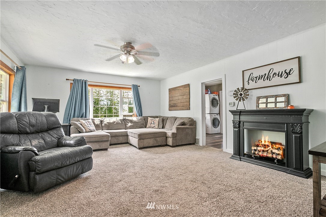 9191 Weidkamp Road Lynden, WA 98264 - Photo 5 of 33