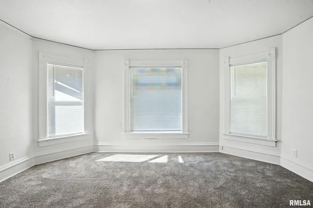 $150,000 | 320 16th Avenue North, Clinton, IA 52732