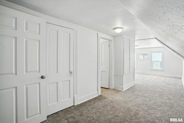 $150,000 | 320 16th Avenue North, Clinton, IA 52732