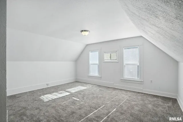 $150,000 | 320 16th Avenue North, Clinton, IA 52732