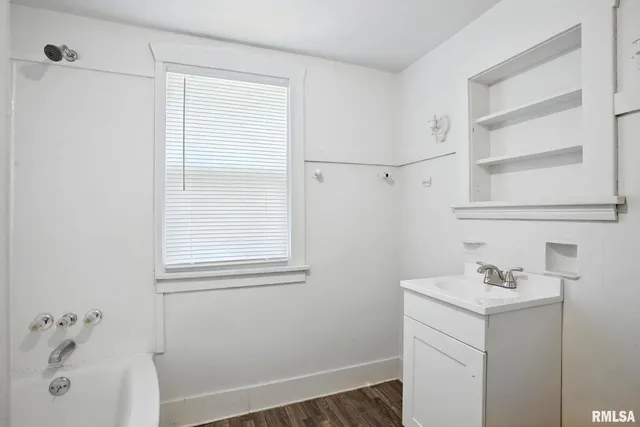 $150,000 | 320 16th Avenue North, Clinton, IA 52732