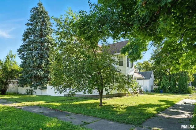 $150,000 | 320 16th Avenue North, Clinton, IA 52732